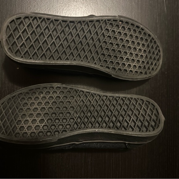 Vans - Picture 2 of 2
